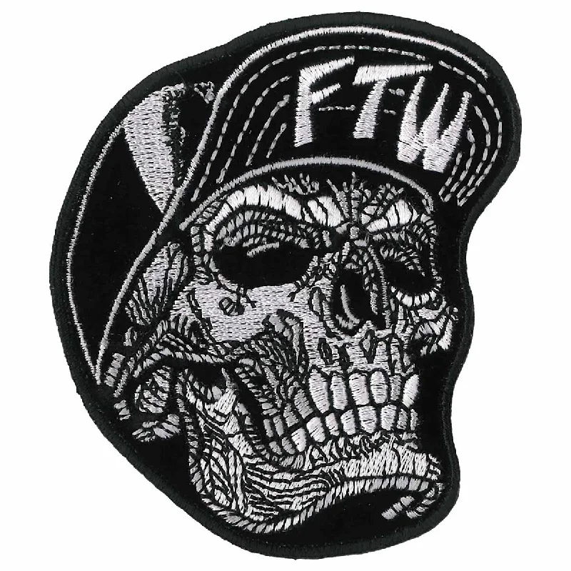 Relaxed And Casual Hot Leathers PPQ1143 Snapback Skull  3.5"x 3" Patch
