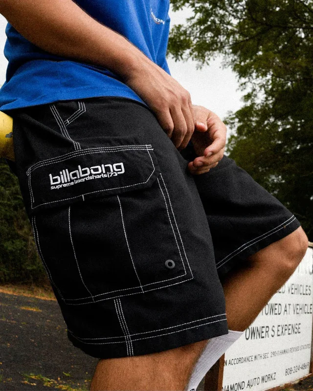 Modernism Throw On Layback 21" Elastic Waist Shorts