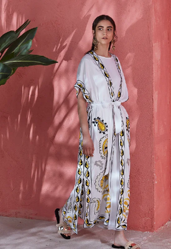 Comfortable Series Paisely Embroidered Sleeveless Outerwear