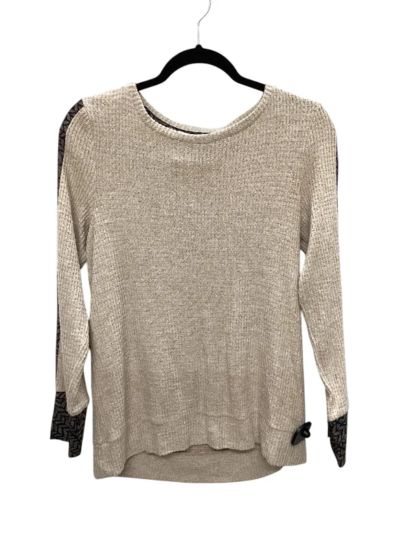 Wandering freely Top Long Sleeve By Clothes Mentor In Tan