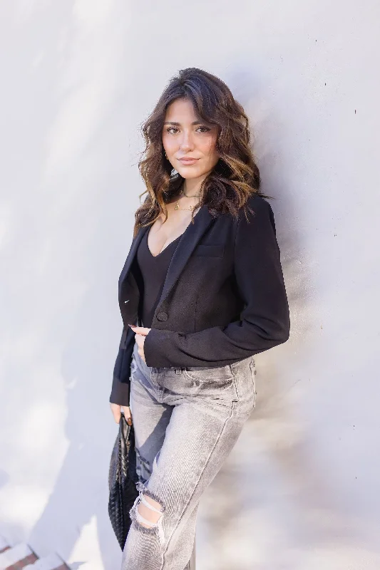 Easygoing Style Tiana Long Sleeve Notched Lapel Crop Blazer Black