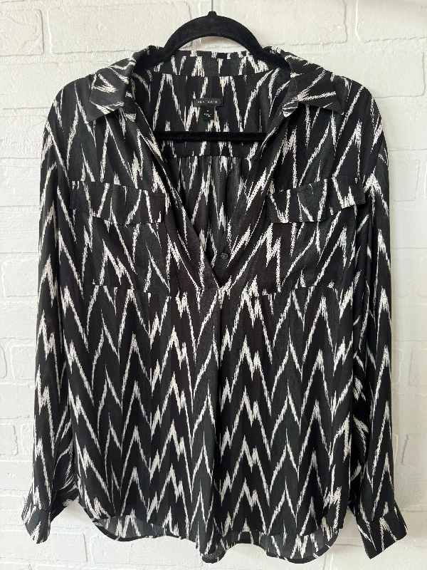 Slim Fit Top Long Sleeve By Ann Taylor In Black & Green, Size: M
