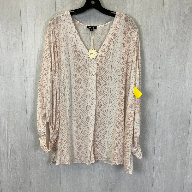 Celebrity Style Top Long Sleeve By Oddi In White, Size: 2x