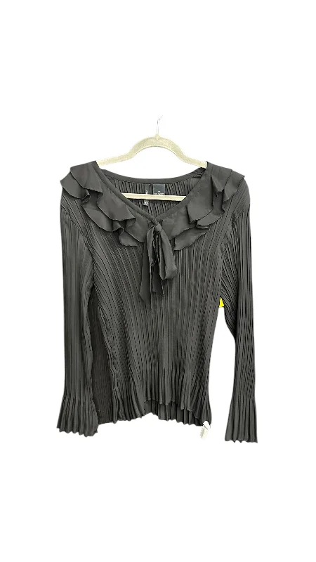 Retro Fashion Top Long Sleeve By Clothes Mentor In Black, Size: M
