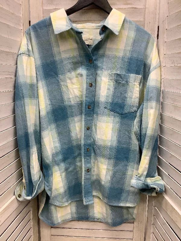 Soft Comfort Wear Top Long Sleeve By Universal Thread In Plaid Pattern, Size: L