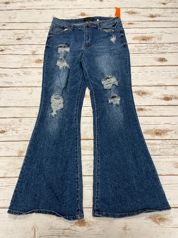 Relaxed Looks Jeans Flared By Almost Famous In Blue Denim, Size: 14