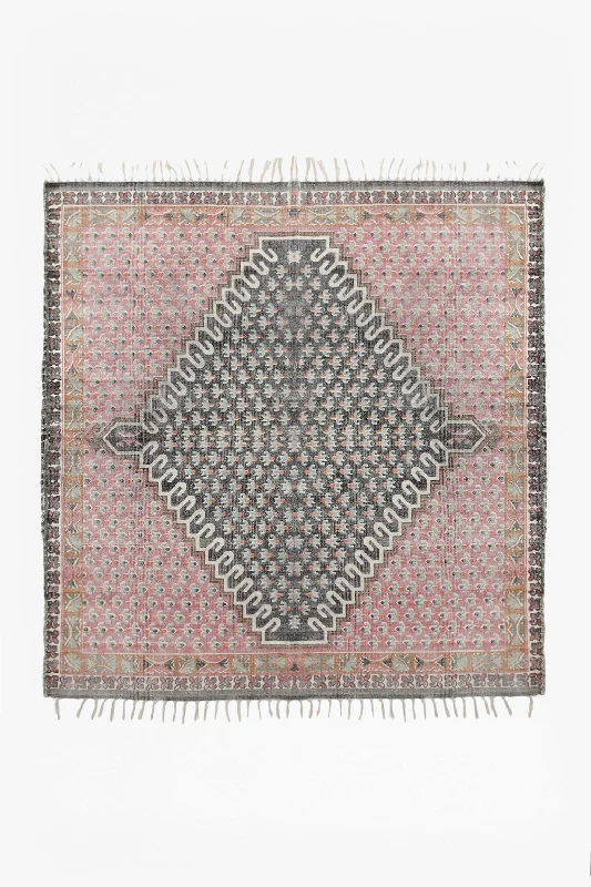 Loose Fit Large Poppy Field Rug
