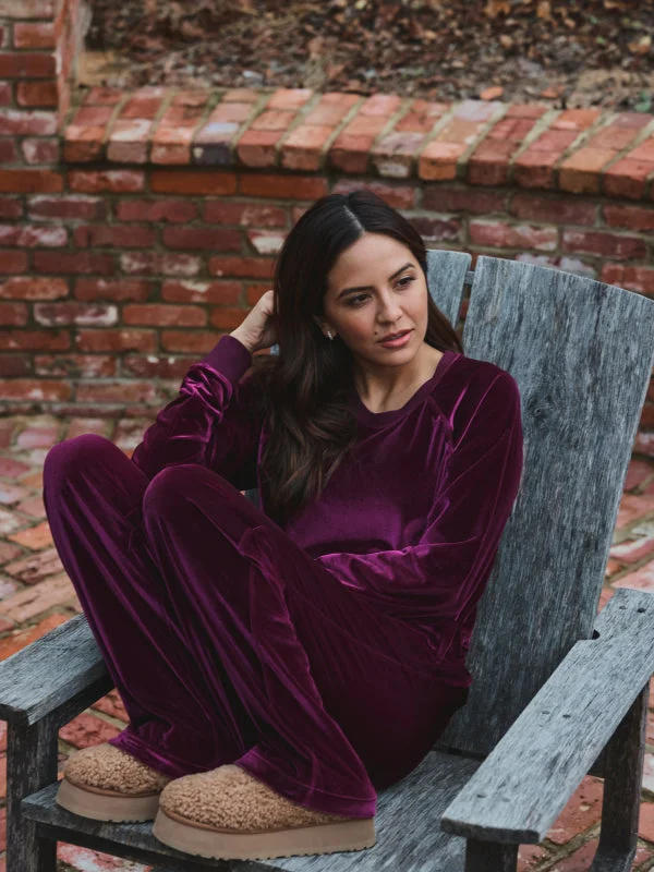 Effortless Looks Women's Holiday Look 11