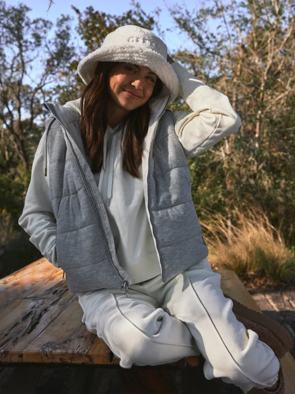 Soft Trends Women's Holiday Look 7